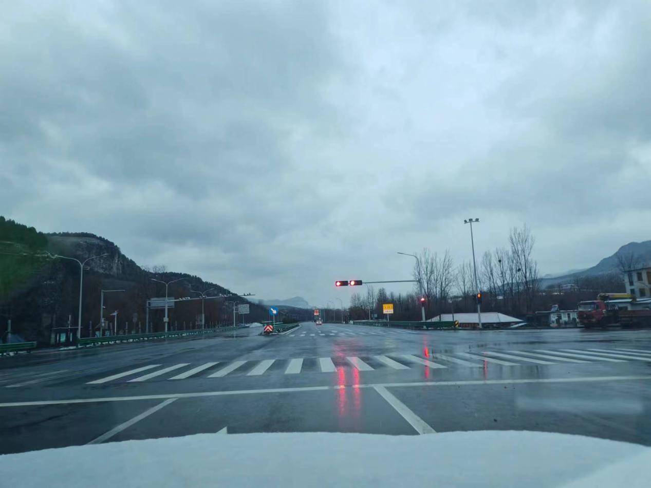 S103濟(jì)棗線市中紅符路口南至濟(jì)南泰安界段旅游公路項(xiàng)目信號(hào)燈、電警、監(jiān)控施工